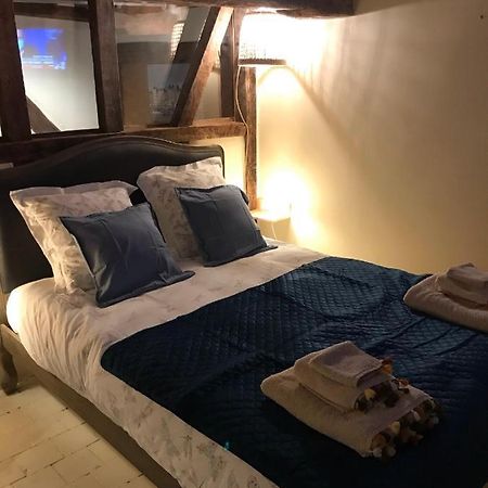 Cosy Studio Place Sainte Catherine Honfleur Bagian luar foto