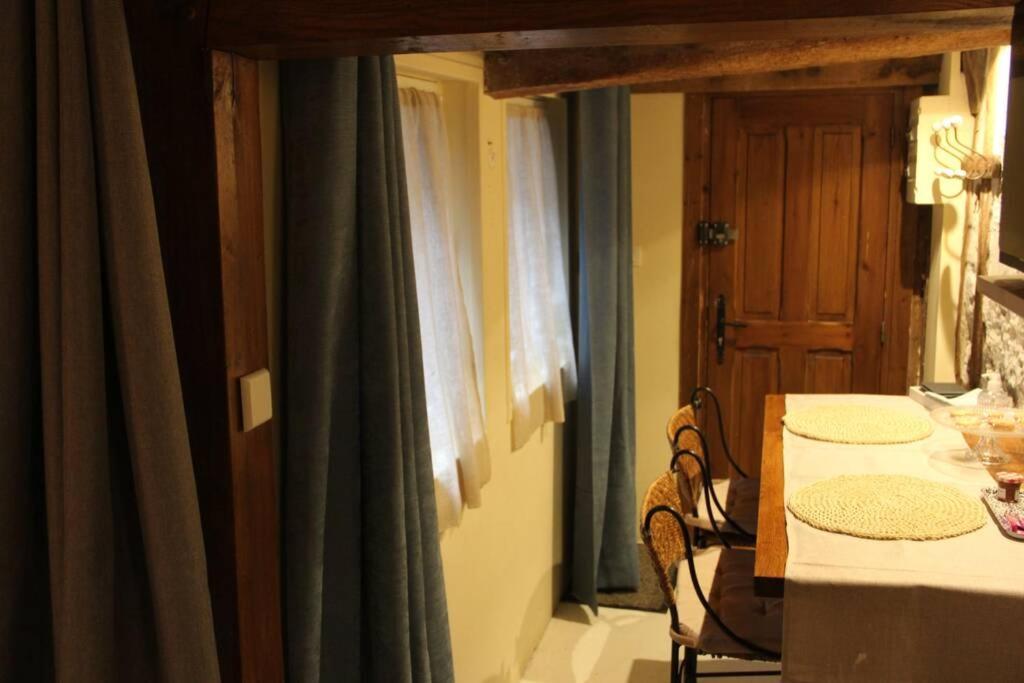 Cosy Studio Place Sainte Catherine Honfleur Bagian luar foto