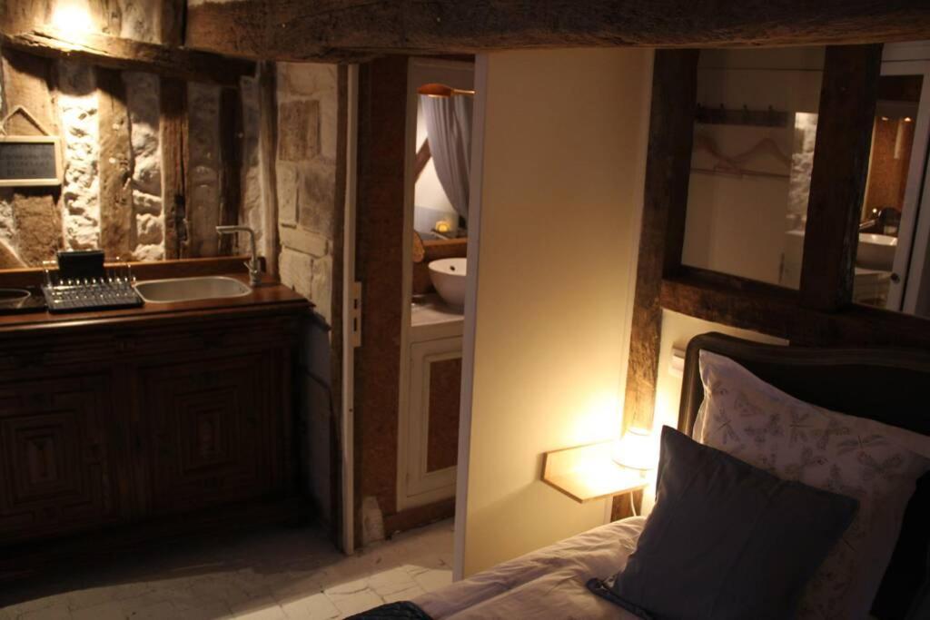 Cosy Studio Place Sainte Catherine Honfleur Bagian luar foto