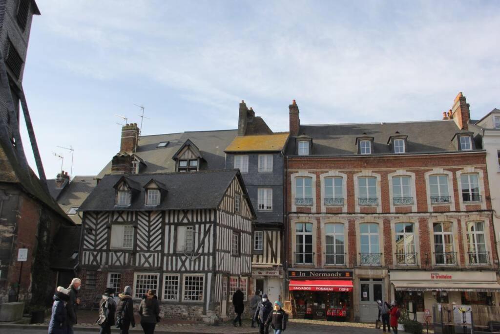 Cosy Studio Place Sainte Catherine Honfleur Bagian luar foto