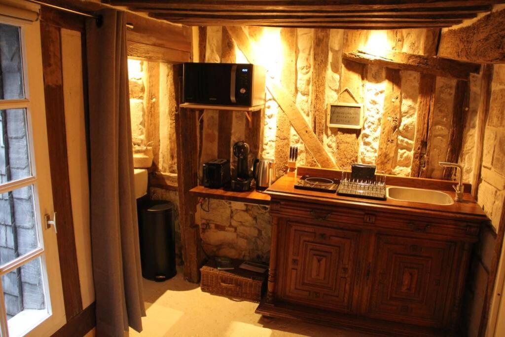 Cosy Studio Place Sainte Catherine Honfleur Bagian luar foto