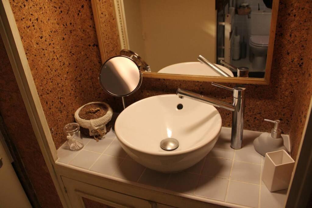 Cosy Studio Place Sainte Catherine Honfleur Bagian luar foto