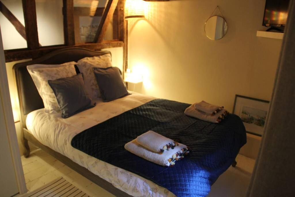 Cosy Studio Place Sainte Catherine Honfleur Bagian luar foto