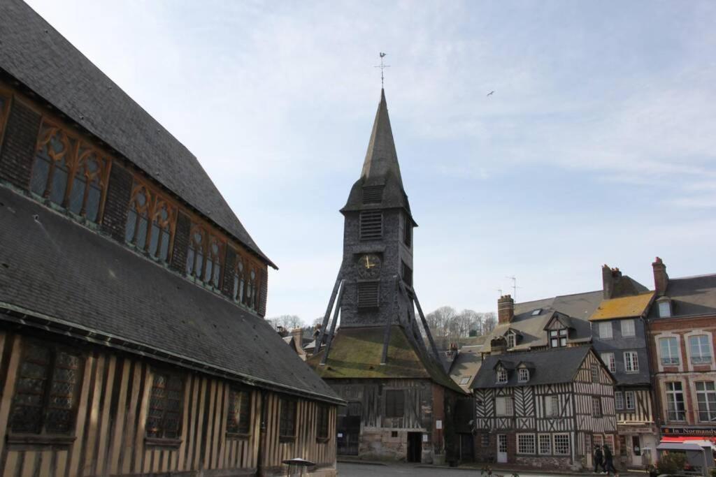 Cosy Studio Place Sainte Catherine Honfleur Bagian luar foto