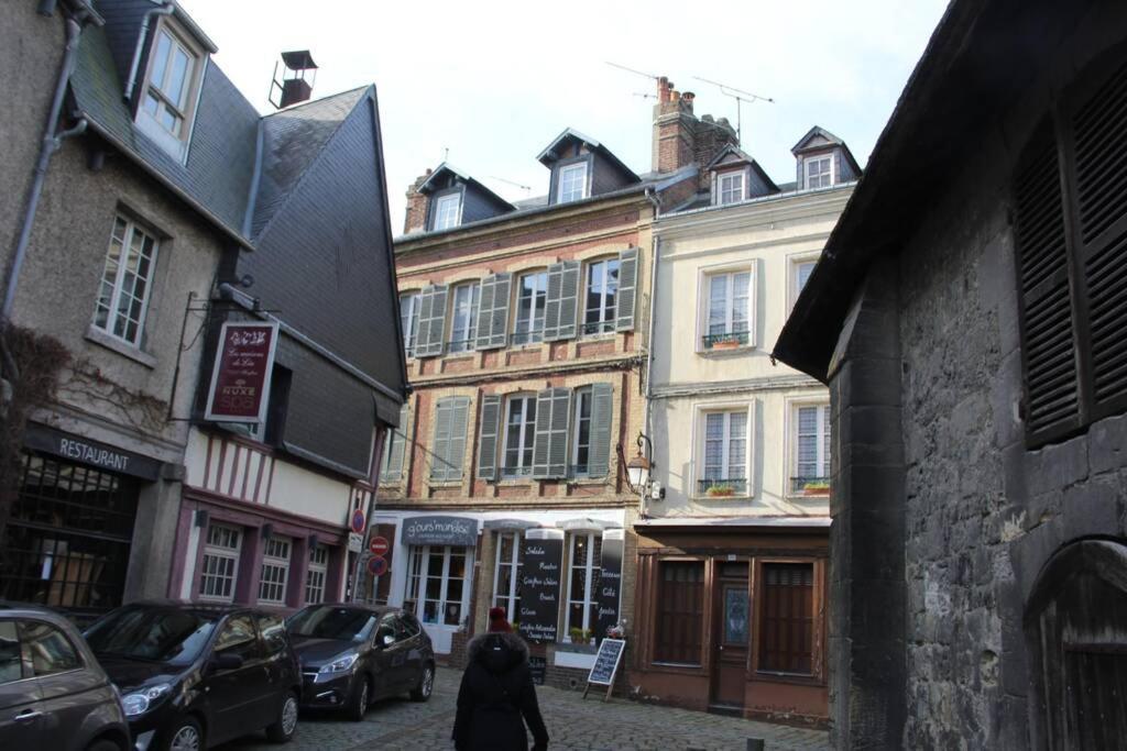 Cosy Studio Place Sainte Catherine Honfleur Bagian luar foto