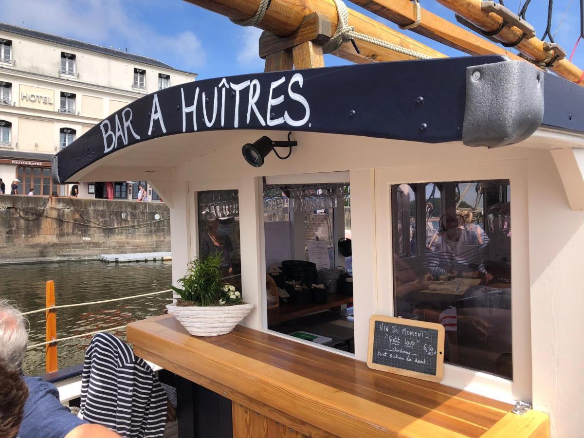 Cosy Studio Place Sainte Catherine Honfleur Bagian luar foto