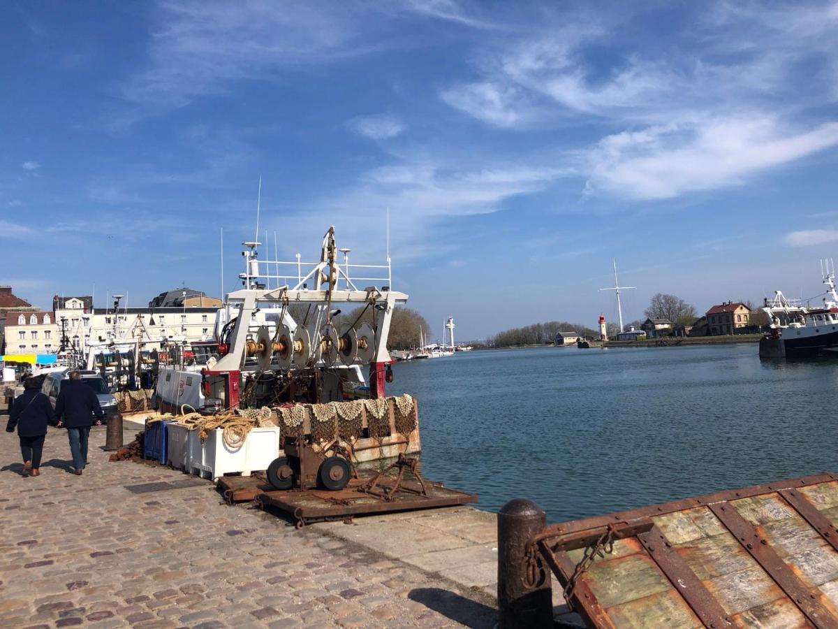 Cosy Studio Place Sainte Catherine Honfleur Bagian luar foto
